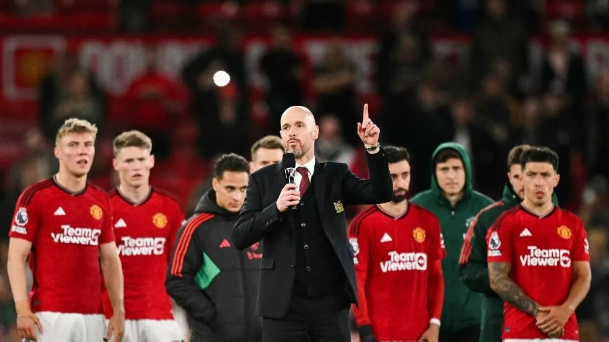 Kifütyülték a szurkolók a Manchester United bohócedzőjét