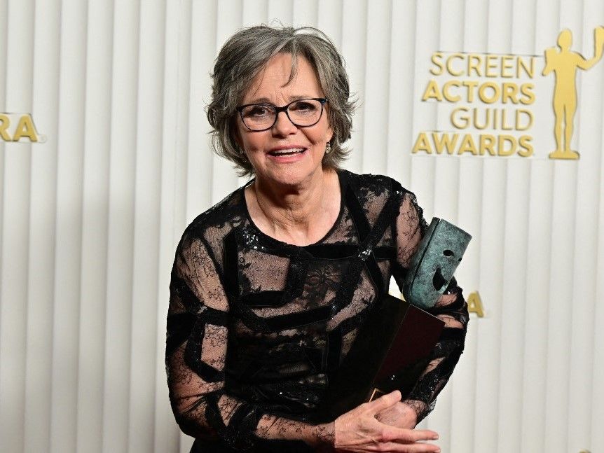 Sally Margaret Field kétszeres Oscar- és Golden Globe-díjas amerikai színésznő, rendező, producer
