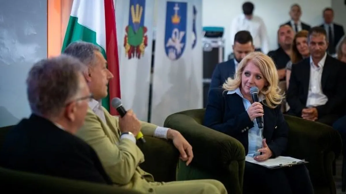 Lázár János: Ha az emberek most kiállnak a kormány mellett, akkor a béke mellett állnak ki