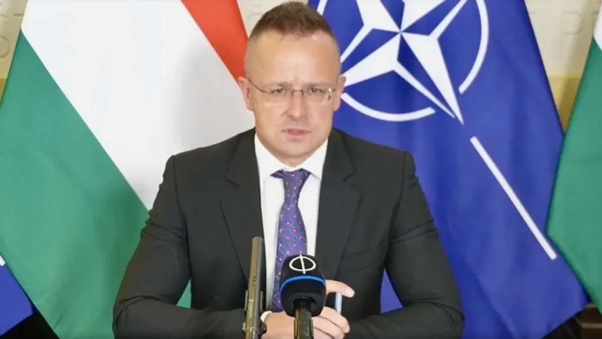 Szijjártó Péter: A kormány nem engedi, hogy Magyarországot is beszippantsa a NATO háborús őrülete