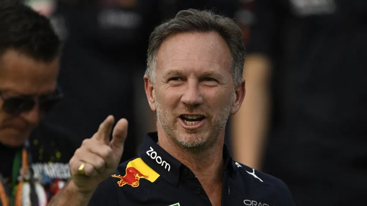 Kihagyja a versenyt az F1 világbajnoka, Horner helyettesíti