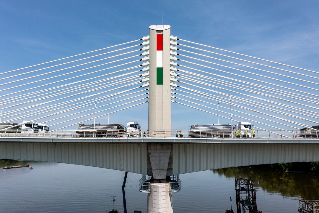 Lezajlott az új Duna-híd próbaterhelése, Kalocsa-Paks Duna-híd