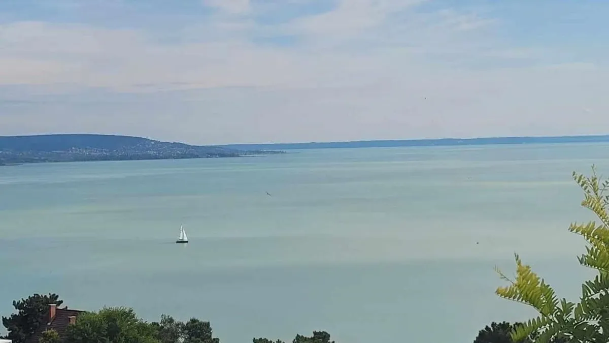 Elképesztő szenzáció: irdatlan aranykincs rejtőzhet a Balaton mélyén