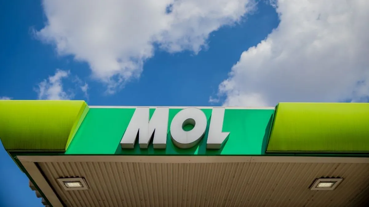 Szenzációs bejelentést tett a Mol