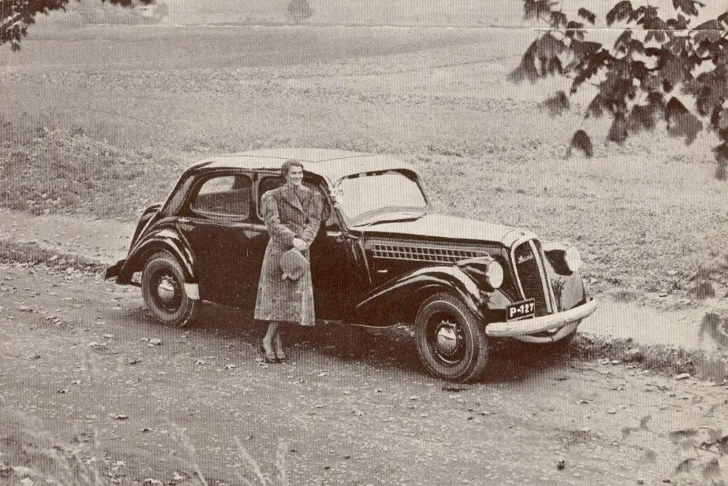 Skoda Superb 3000 OHV (1939) bemutató