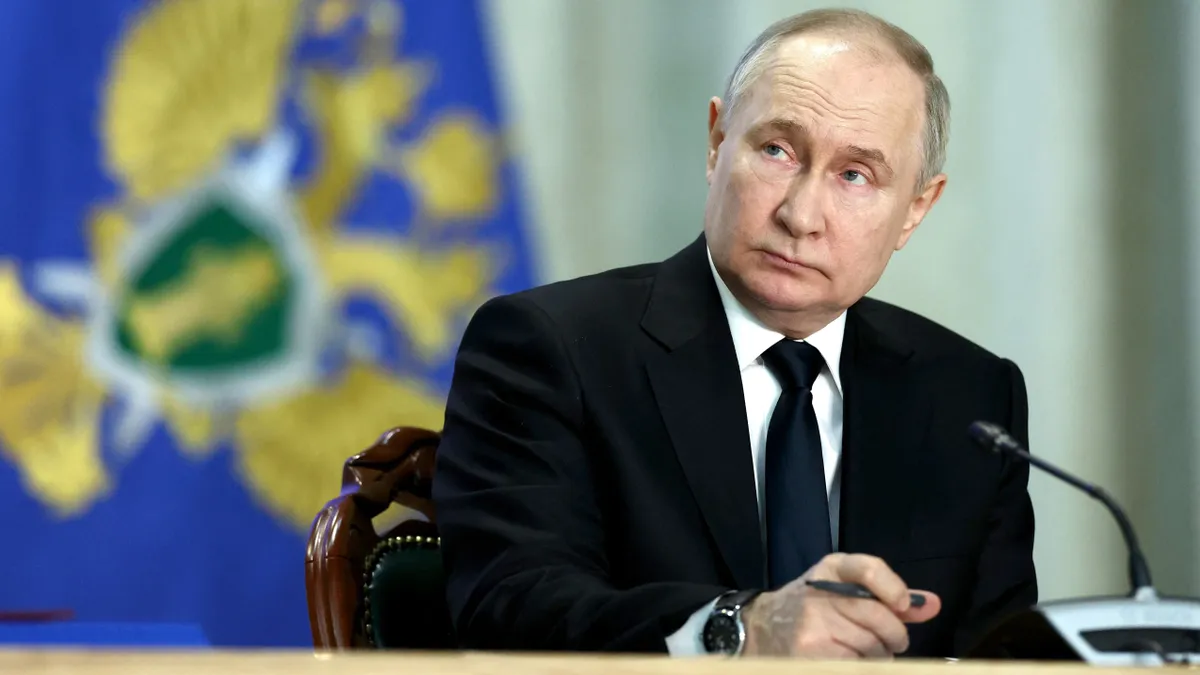 Az atomháborúra készülnek: Vlagyimir Putyin drámai látogatást tett