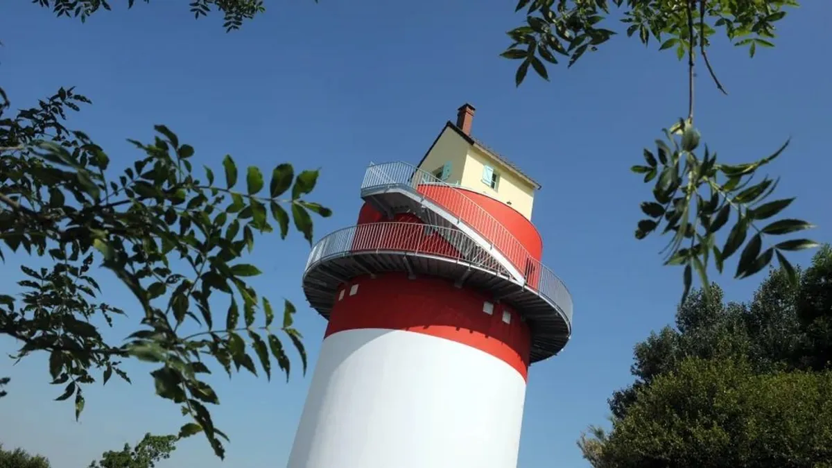 Nagyon népszerű lett a kémény tetejére épített vendégház - képek