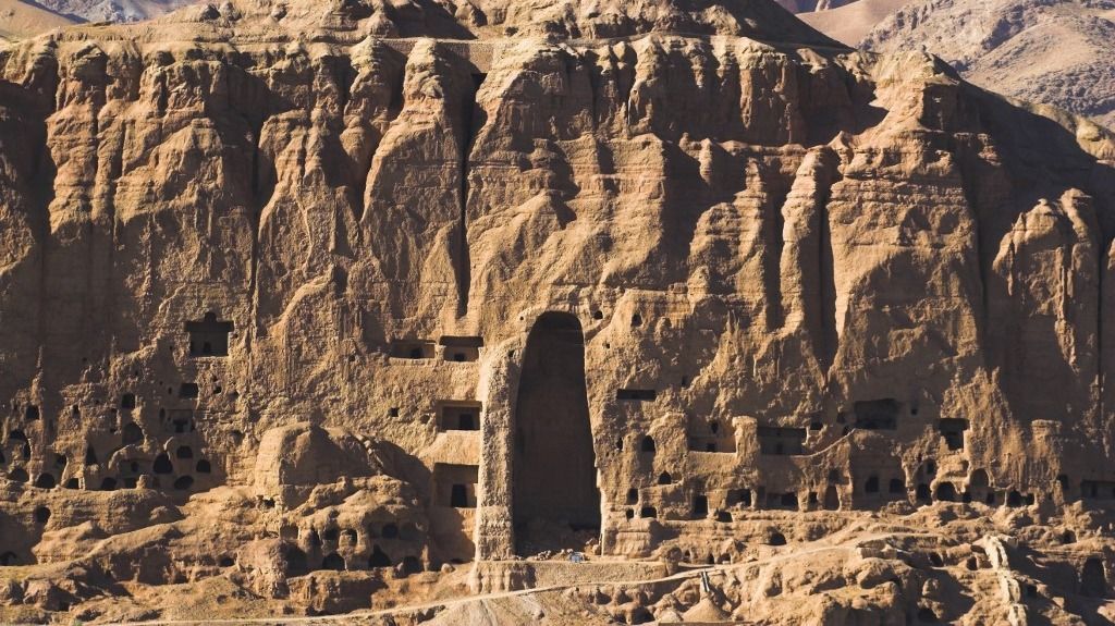 Empty niche in the cliff where one of the famous carved Buddhas once stood, destroyed by the Taliban in 2001, Bamiyan, UNESCO World Heritage Site, Bamiyan province, Afghanistan, Asia