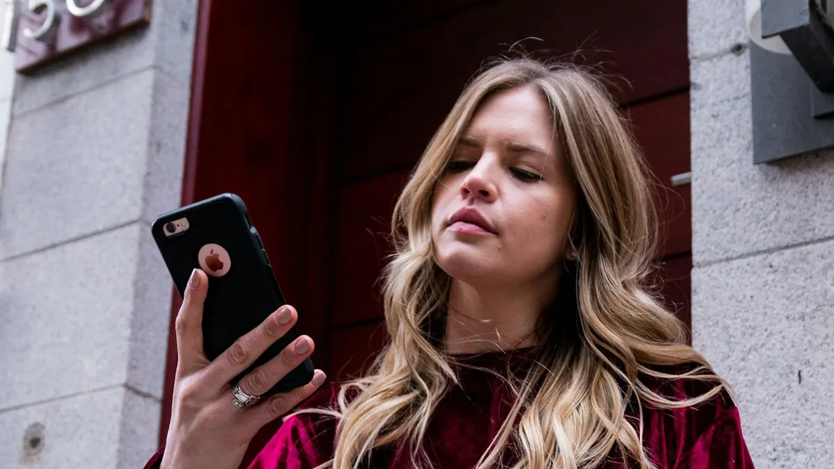 Könnyen bedőlhetnek a csalásnak az eltűnt iPhone-juk miatt pánikoló mobilozók