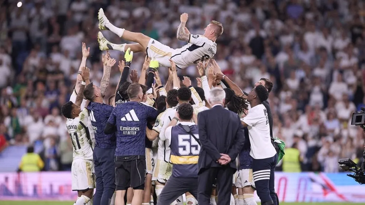 Elképesztő pillanatok: hosszú percekig búcsúztatták a Real Madrid legendáját