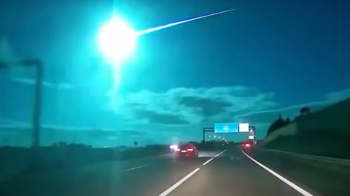 Félelmetes tűzgolyó jelent meg az égen Spanyolországban - videó