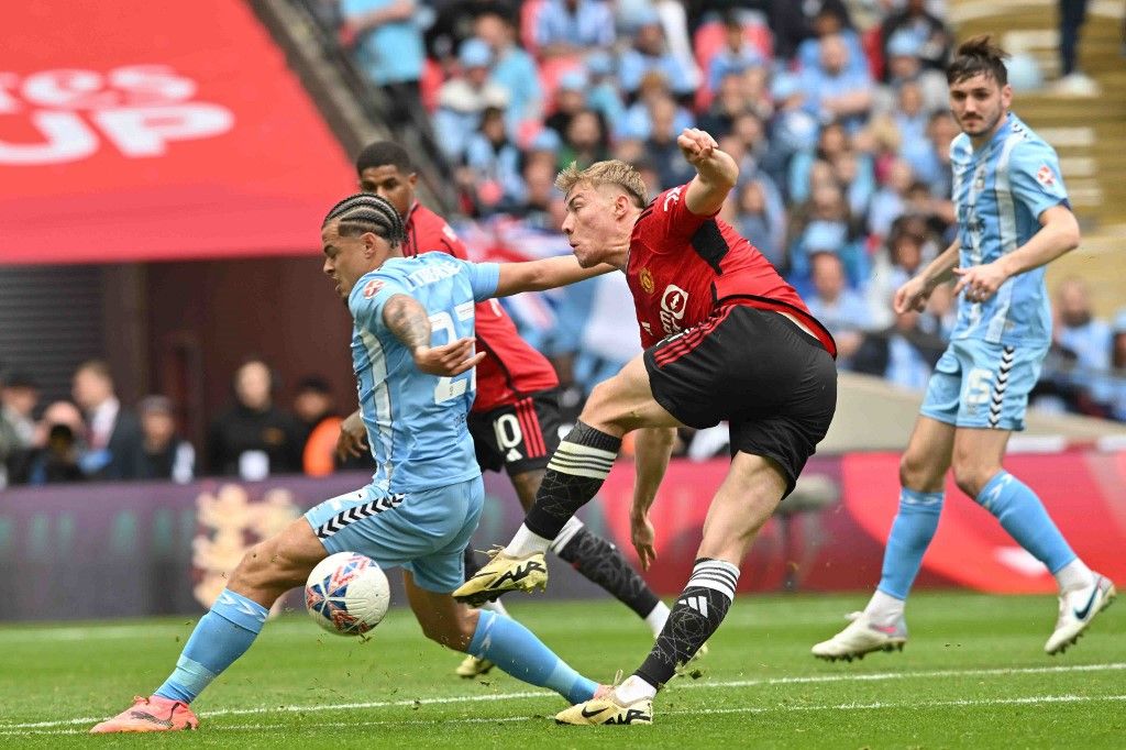 Coventry City v Manchester United - Emirates FA Cup Semi Final