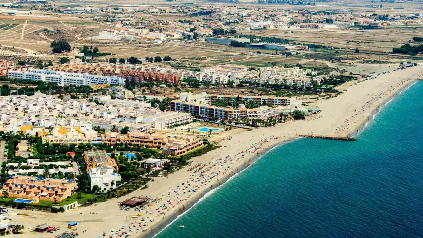 Vera község, Spanyolország, Almería tartomány, tengerpart, part, nudista strand, világ legnagyobb nudista strandja, strand