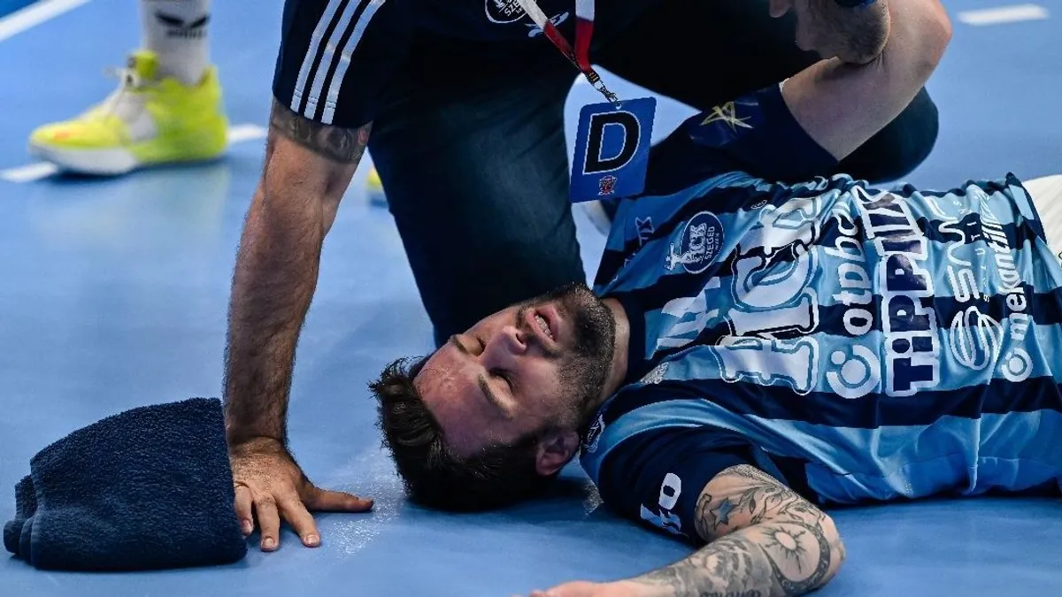 Ijesztő sérülés és könnyed veszprémi siker a férfi kézilabda bajnoki döntő első meccsén