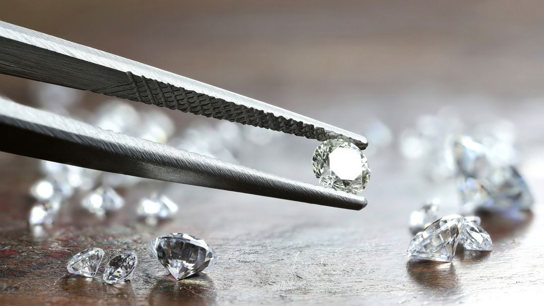A mesterséges gyémántok nagy kihívást jelentenek a természetes gyémántokra épülő iparnak, gyémánt, diamond, illusztráció
