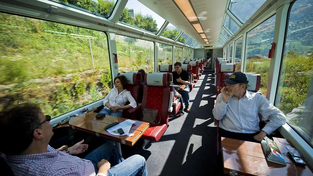 Glacier Express, svájci vonatút, vonat, Svájc, utazás, Landwasser-viadukt,  expressz,  fogaskerekű mozdony