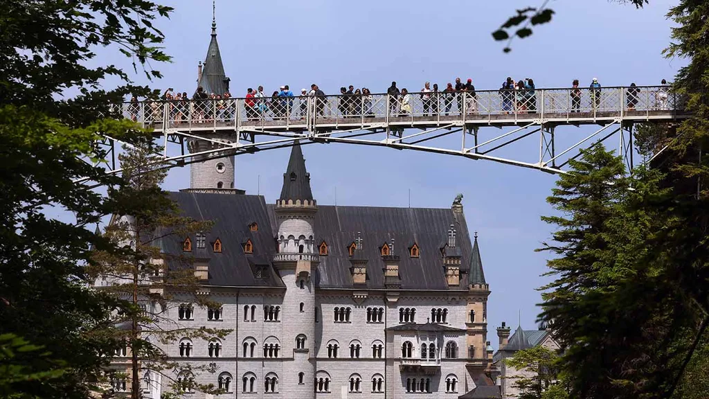 Marienbrücke gyalogos híd , Marienbrücke híd, Mária-híd, gyalogoshíd, híd, Neuschwanstein kastély,  Marienbrücke,  Neuschwanstein-kastély Németország