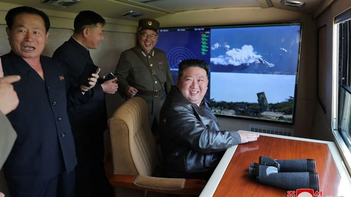 Új, minden eddiginél fejlettebb ballisztikus rakétát lőtt ki Észak-Korea – ORIGO