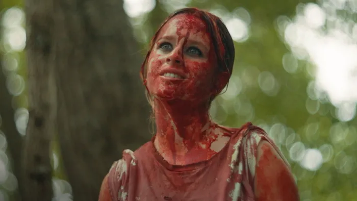 A HBO Maxra újonnan felkerült véres bosszúfilm leszámol minden nőgyűlölő neonáci férfival
