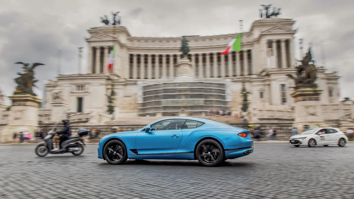 A W12-essel együtt a V8-as Bentley-motor is búcsúzik – aggódni nem kell, lesz hibrid V8