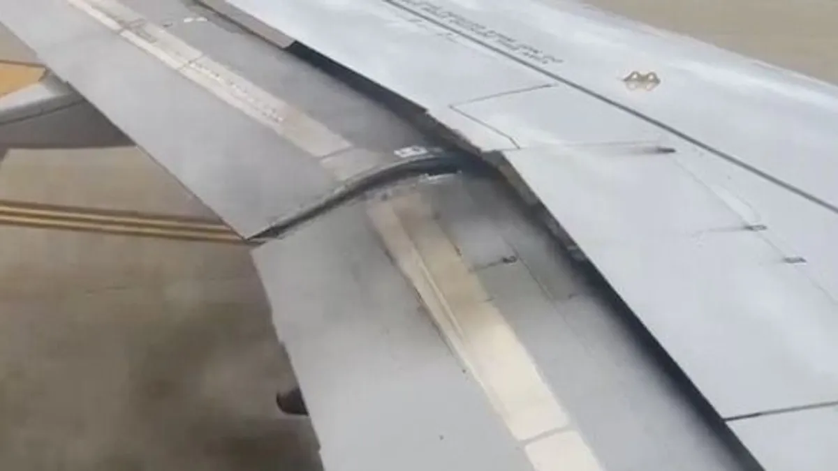 Drámai videó: kigyulladt egy repülőgép a kifutón Chicagóban