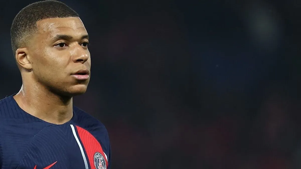 Váratlan bejelentést tett a PSG Kylian Mbappéról