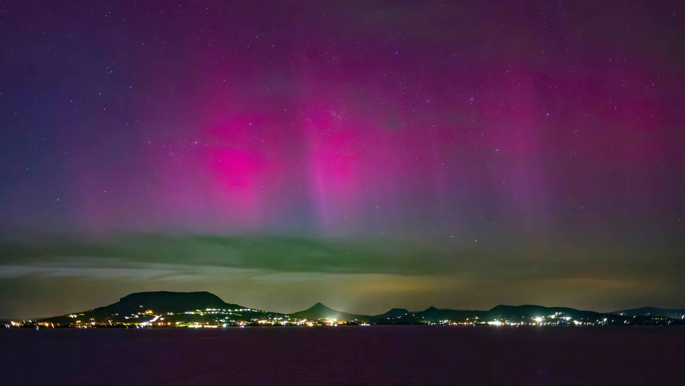 Sarki fény (aurora borealis) látható az északi égbolton a Balaton felett