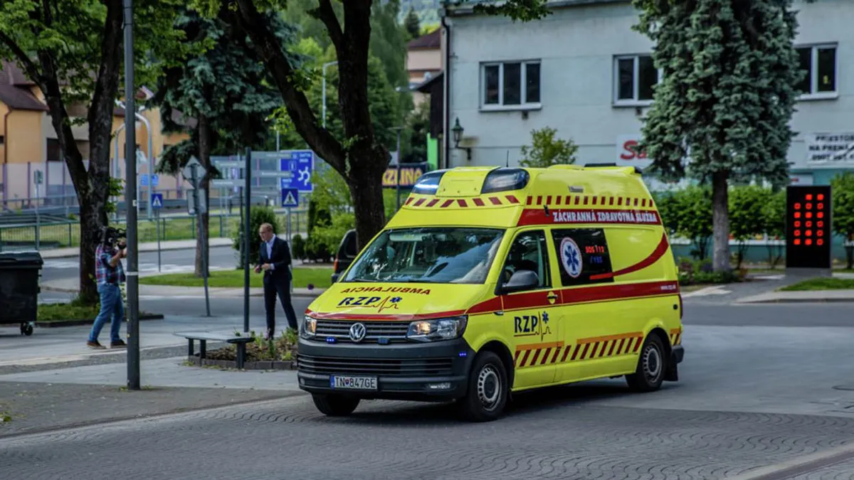 Baloldali, háborúpárti merénylet Fico ellen - itt vannak a drámai fotók