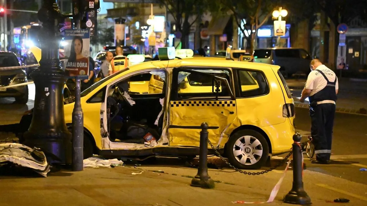 Taxival ütközött egy kisteherautó Budapesten