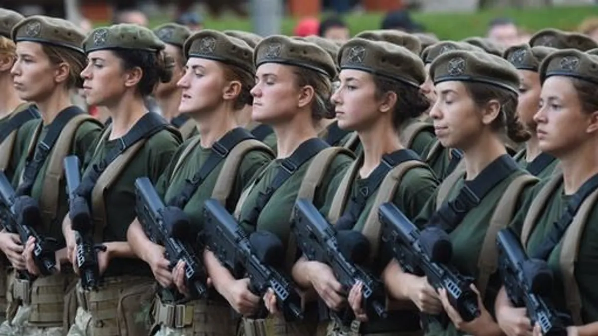 Dániában már a nőket is az ukrán frontra küldenék