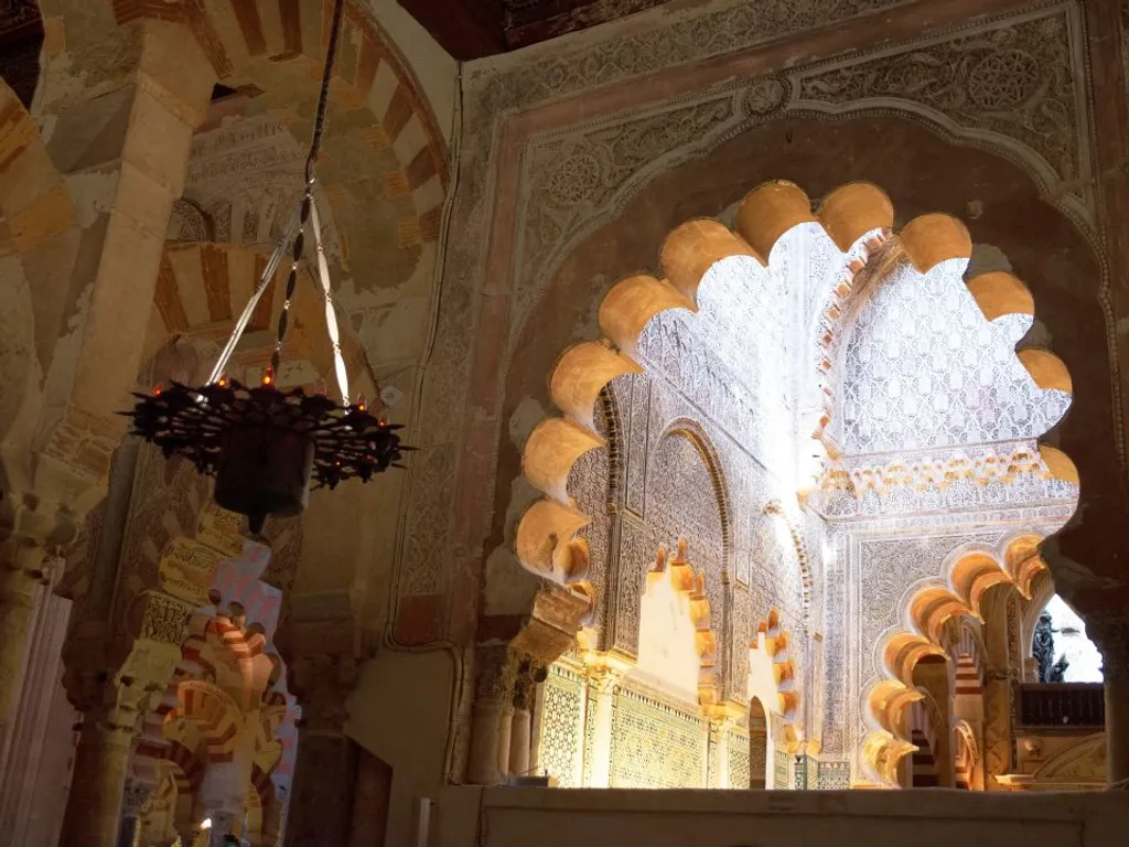 cordobai mecset, katedrális, legjelentősebb műemlék, nyugati muszlim világ, épület