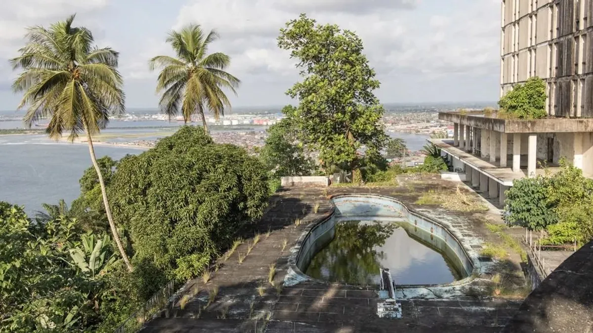 Afrika első ötcsillagos szállodája ma romokban áll – képek – ORIGO