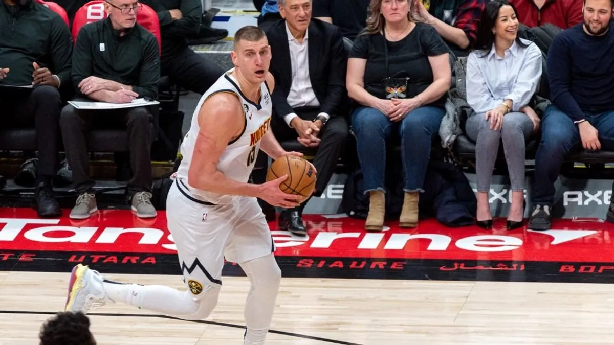 40 pontos varázslattal ünnepelte harmadik MVP-címét Nikola Jokics - videó