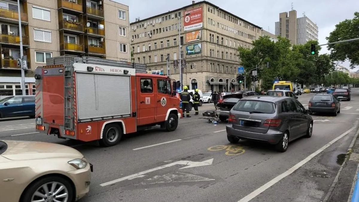 Súlyos baleset történt a fővárosi Lehel piacnál - képek