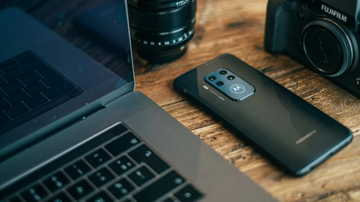 Ezekre a Motorolákra jön az Android 15