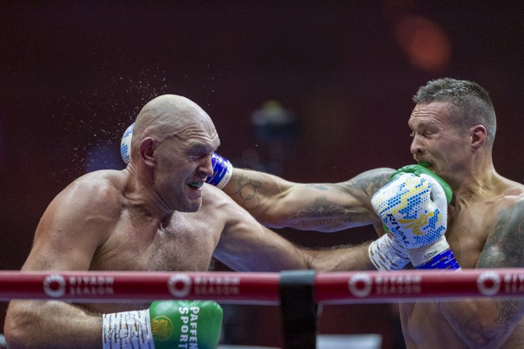 Oleksandr Usyk v Tyson Fury - Heavyweight Boxing