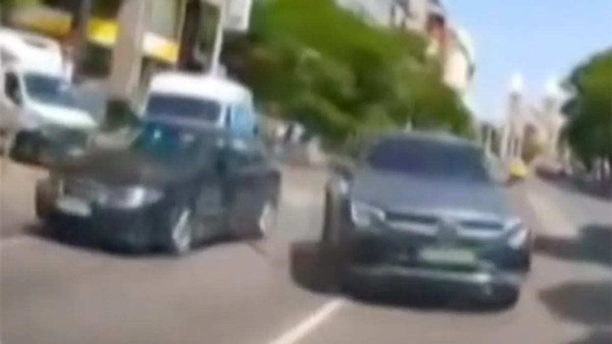 Négy autó és egy motoros ütközött a Váci úton, a szemtanúkat sokkolta a látvány - videó
