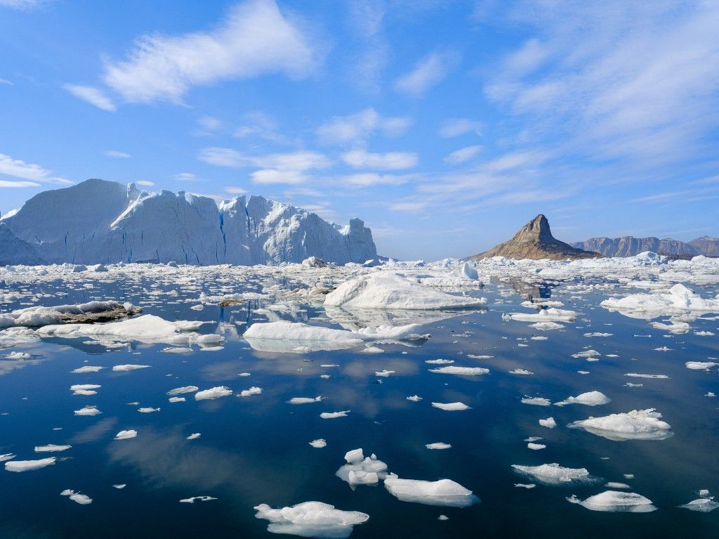 Landscape with icebergs near Ikerasak in the Uummannaq Fjord System in the northwest of Greenland, north of the polar circle. north america, Greenland, danish territory, summer