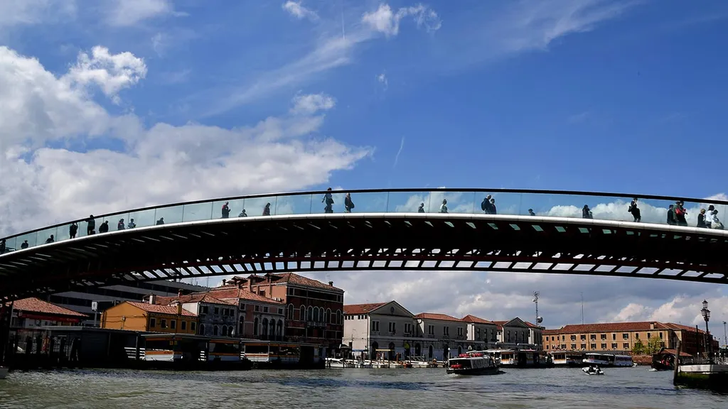 Ponte della Costituzione, gyalogoshíd, Velence, híd, turizmus, látványosság, 