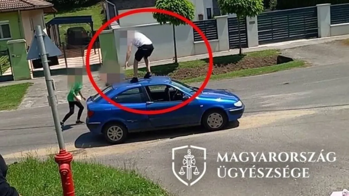 Autón átmászva verte meg a testvérét egy őrjöngő férfi