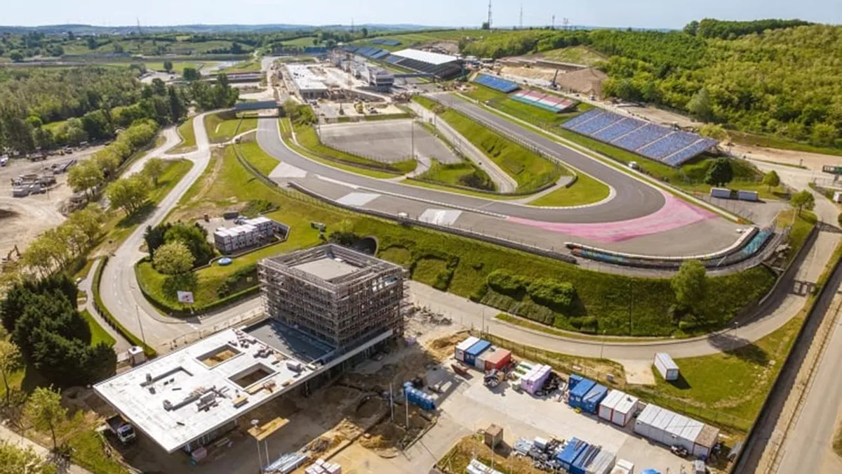 Forma-1-es tempóban zajlik a Hungaroring felújítása