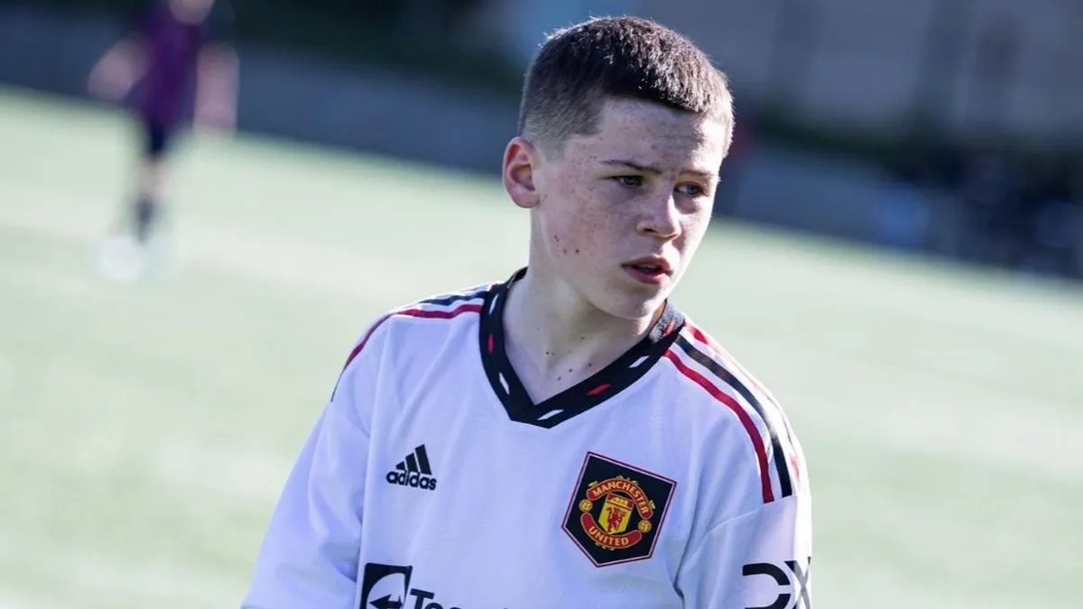 Wayne Rooney 14 éves fiát már a Manchester United felnőttcsapatába követelik - videó