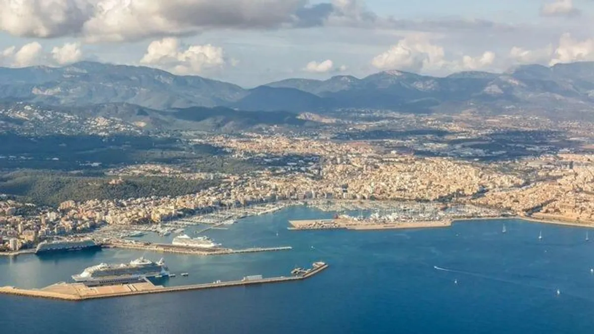 Korlátozzák a turisták számát Mallorcán