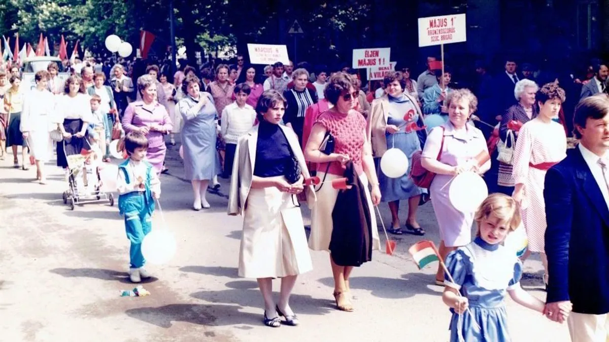 A csernobili atomsugárzás ellenére sem törölték a május elsejei programokat a magyar kommunisták