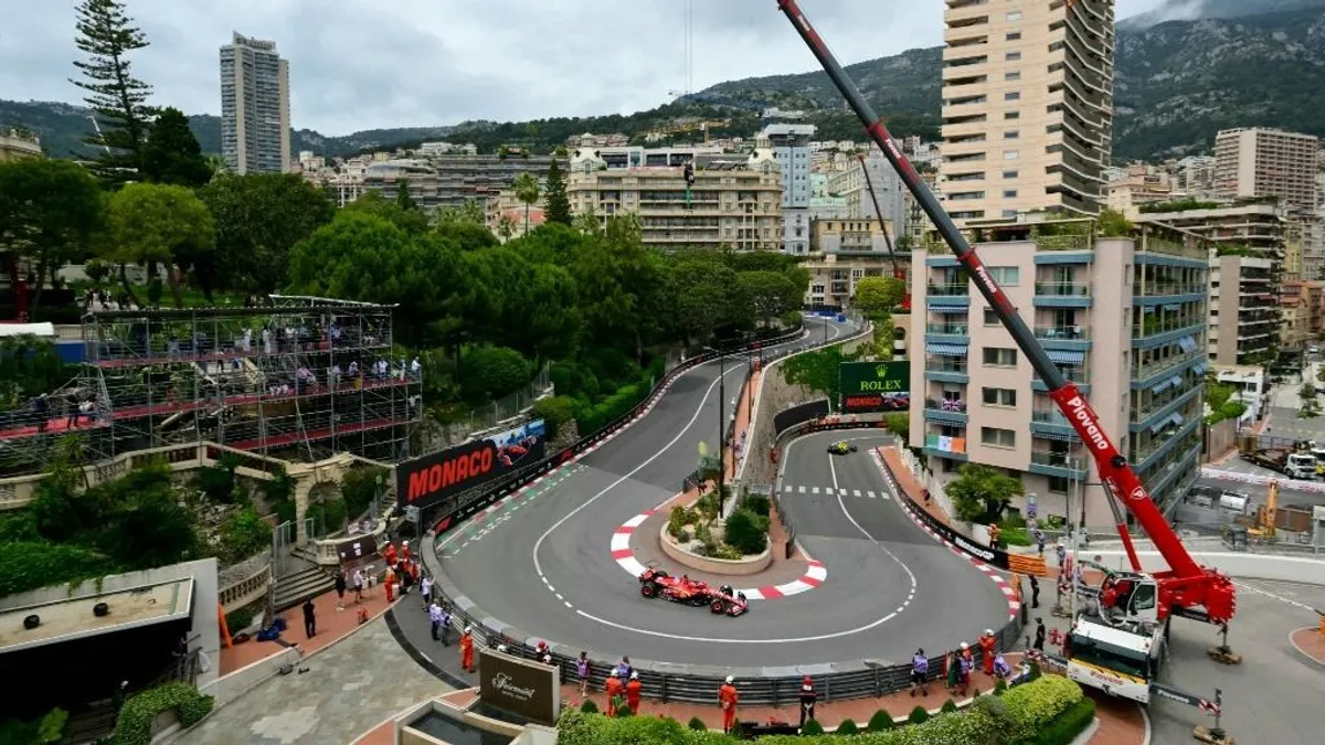 Esőben zárult az F1-es Monacói Nagydíj Ferrari-drámát hozó nyitánya