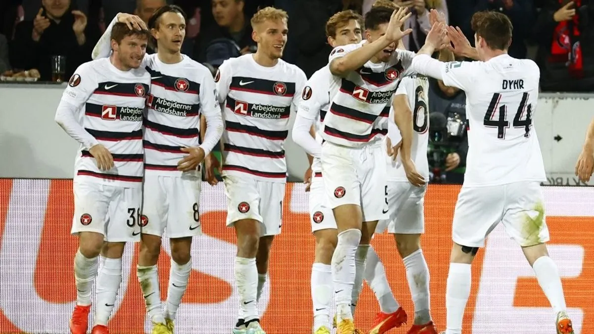 Öldöklő csata folyt azért, hogy melyik focicsapat veszíti el a bajnoki címet