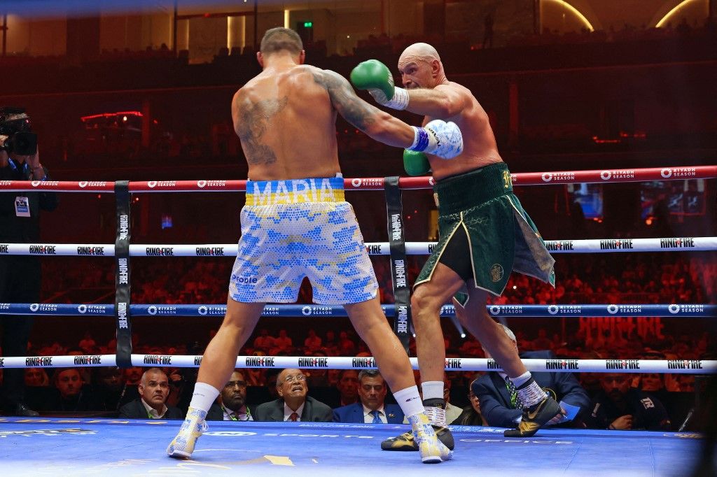Boxing: Heavyweight title fight, Tyson Fury v Oleksandr Usyk