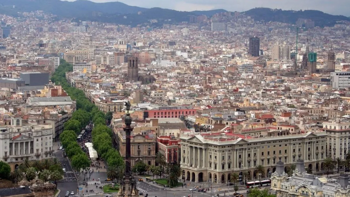 Különös álomvilágot jelenít meg Barcelona legújabb tere