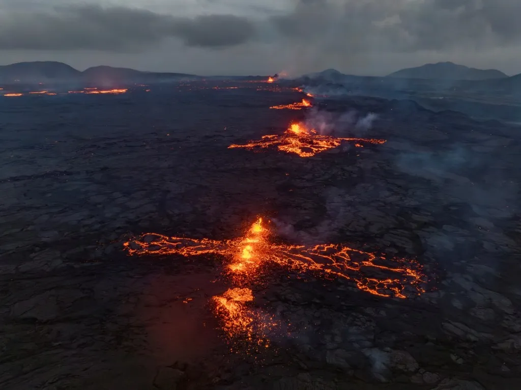 Vulkánkitörés, Izlandon, Grindavík, vulkán, Reykjanes, félsziget, tűzhányó, 2024.05.30.,