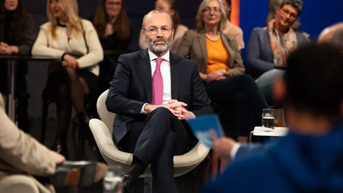 Üzentek a németek a sorkatonai szolgálatot sürgető Manfred Webernek